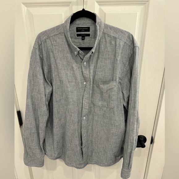 Banana Republic gray XL “untucked” Oxford - Picture 1 of 3